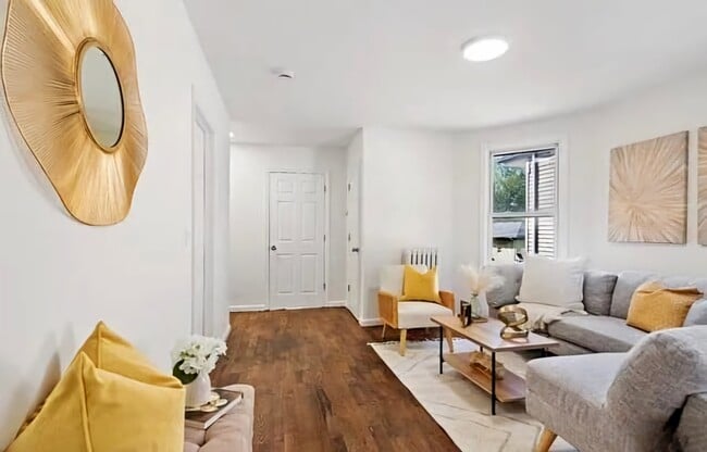 Foto del edificio - 294 N Park St