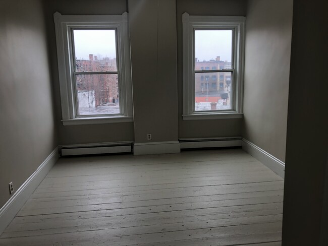 Building Photo - 59 Chandler St
