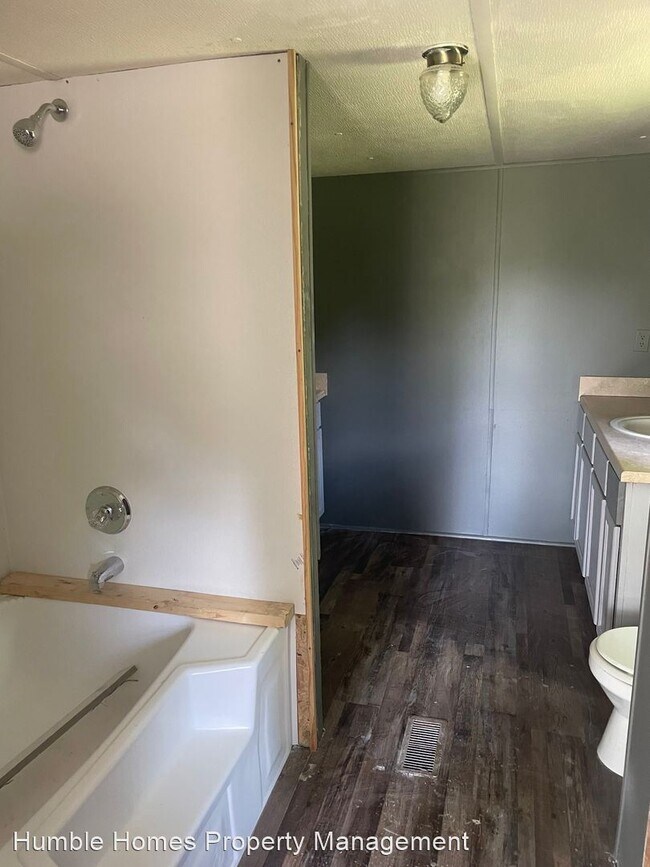 Building Photo - 3 br, 2 bath House - 2890 Cemetery Road