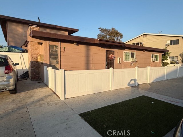 Foto del edificio - 2153 W Brownwood Ave