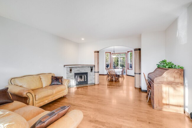 Foto del edificio - Beautiful 5 bed, 3 bath rental home in North Central, Gresham!