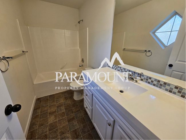 Foto del edificio - Beautiful 4 Bedroom in Bremerton!