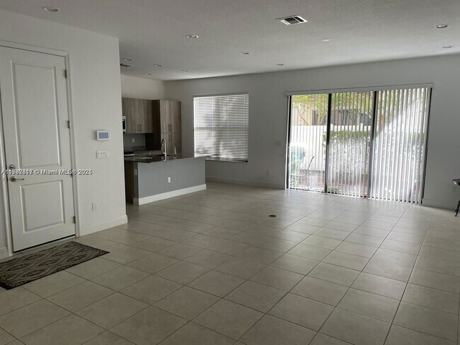Foto del edificio - 20962 NW 1st Dr