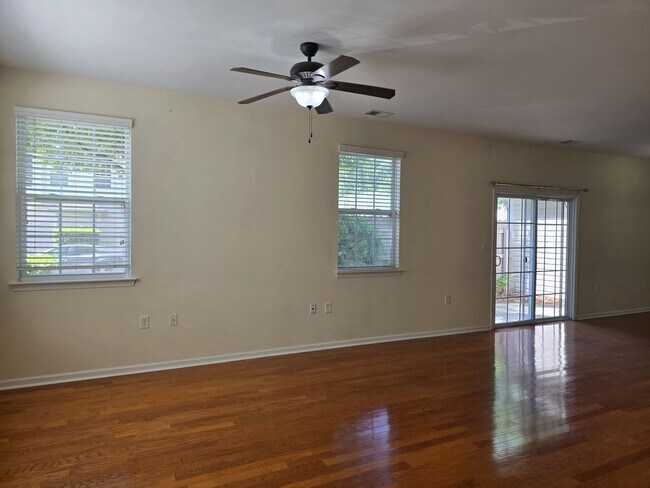 Foto del edificio - 4424 Duffy Dr
