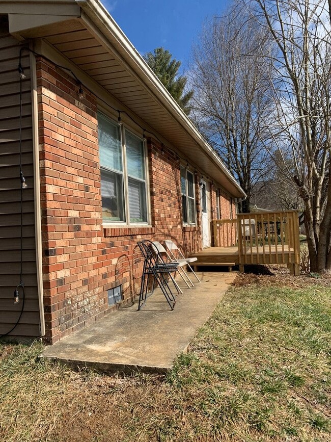 Building Photo - 462 Bub Teems Rd