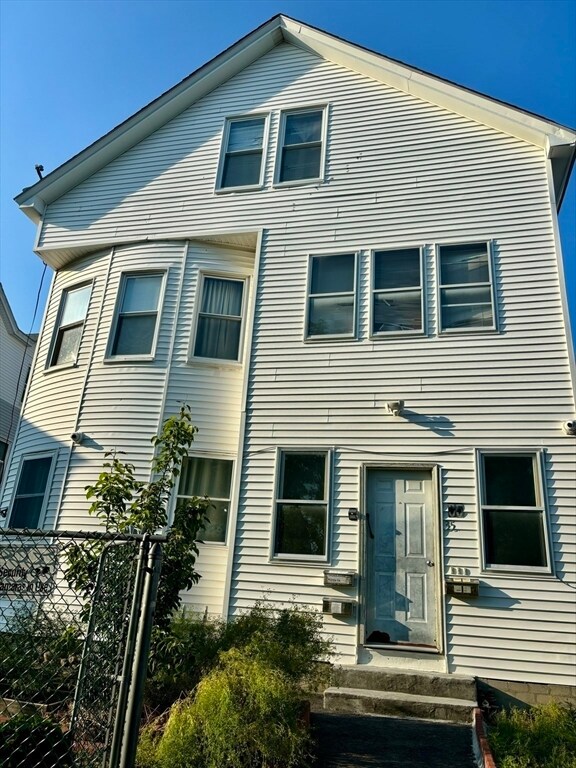 Foto principal - 35 Stoneland Rd