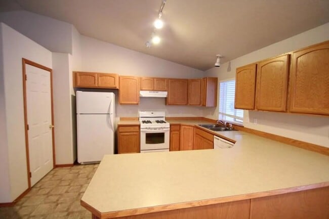 Building Photo - Charming Rancher for Rent in Sunshine Meadows