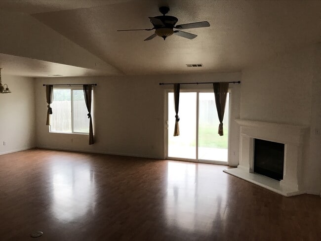 Building Photo - 343 N Amador St