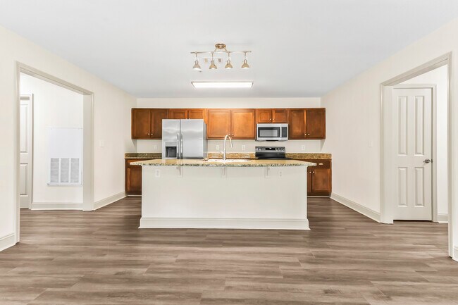 Building Photo - 203 Kelly Rd