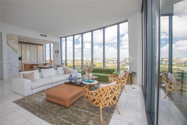 Foto del edificio - 2821 S Bayshore Dr