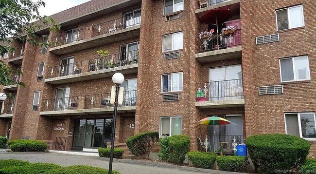 Foto del edificio - 1575 Boston Ave