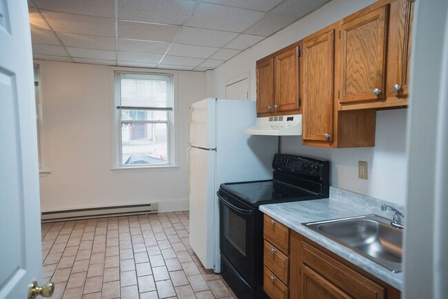 Building Photo - 415 Wyandotte St