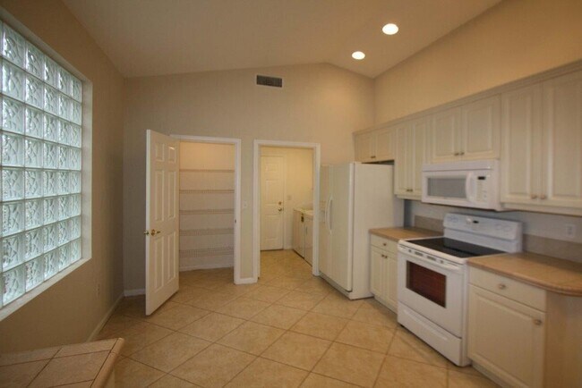 Foto del edificio - 4BD/2BA Single Family Home in Olympia!!