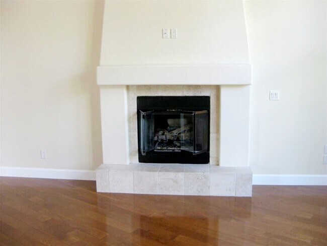 Building Photo - 462 Lindsay Ln