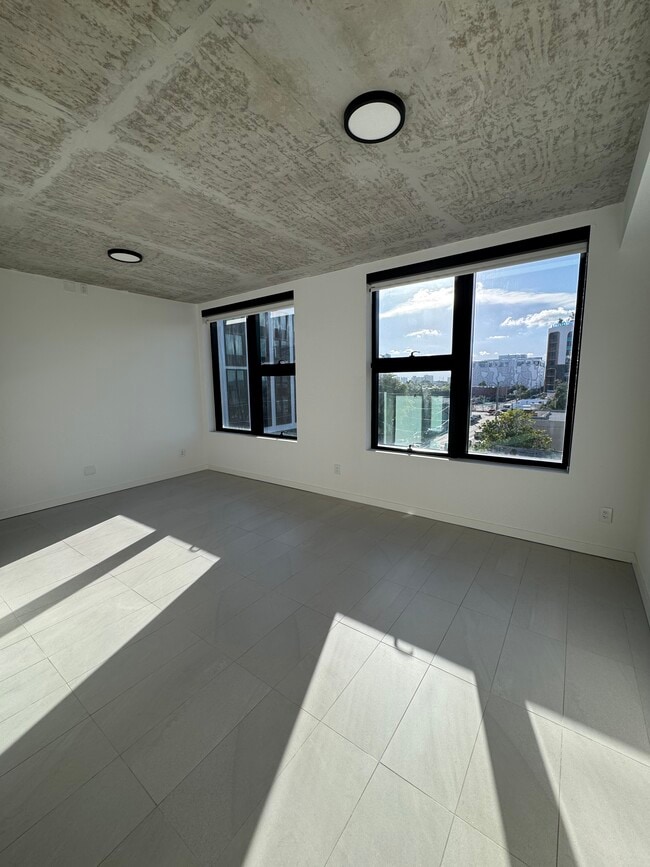 Foto del edificio - 264 NW 31st St