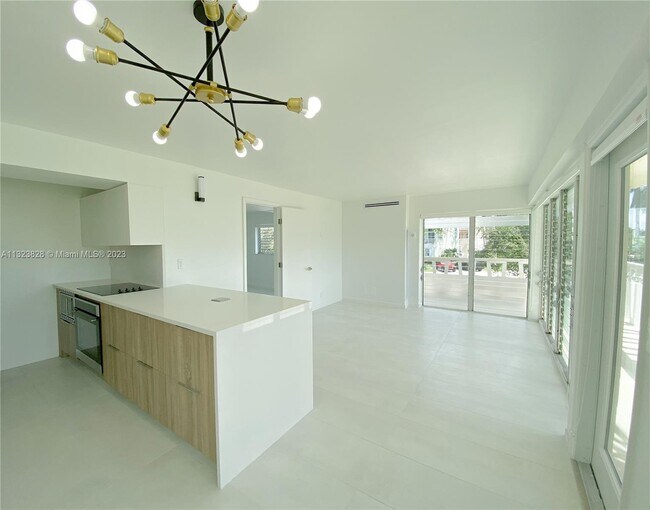 Foto del edificio - 2755 NE 28th Ave