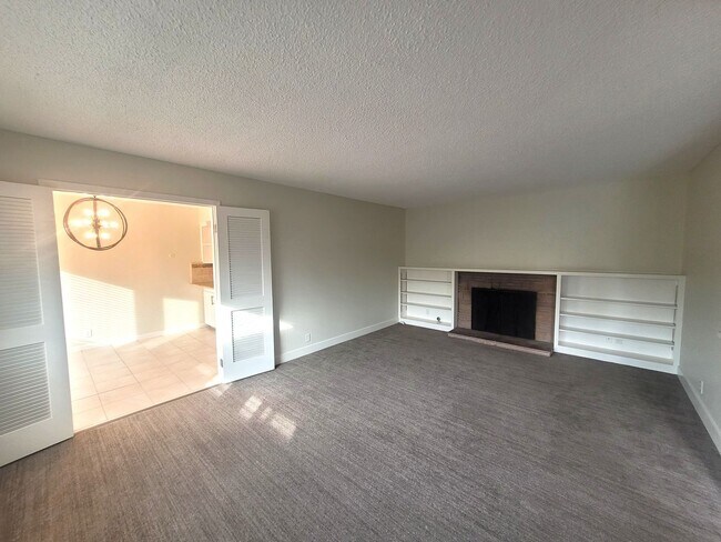 Foto del edificio - 1270-1272 Meredith Way