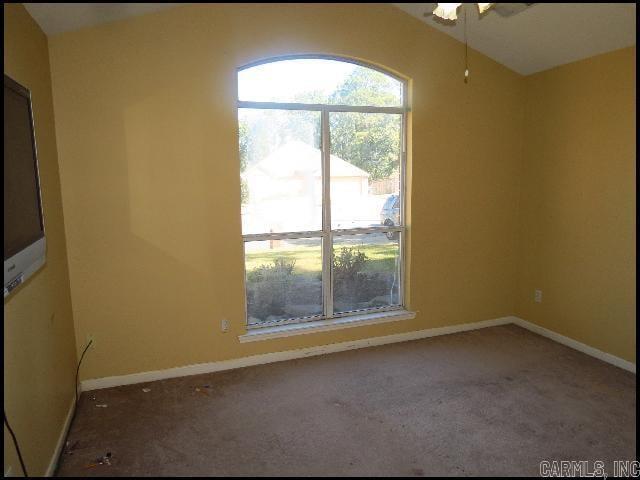 Building Photo - 5 Brook Forest Ct