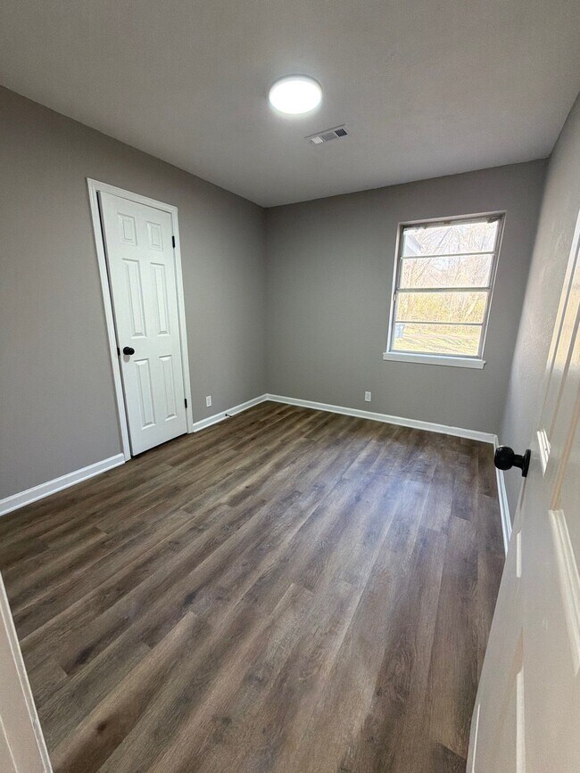 Building Photo - 709 El Capitan Dr