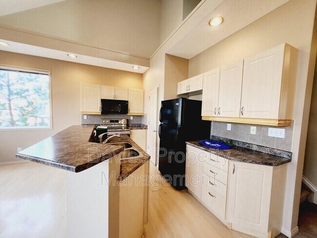 Building Photo - 4821 Terwillegar Common NW