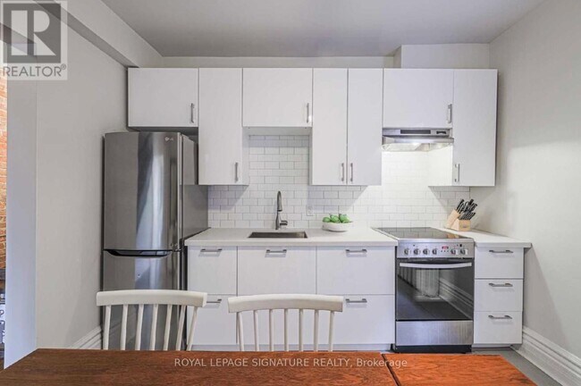 Building Photo - 553 Euclid Ave