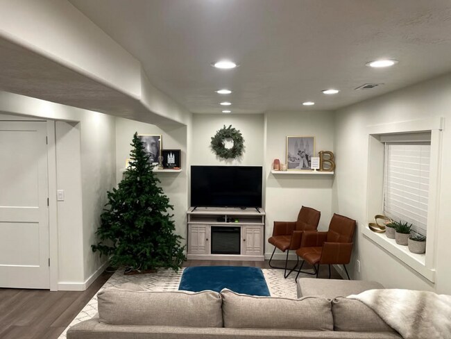 Foto del edificio - 1221 N 100 E