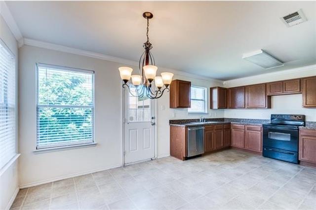 Building Photo - 8825 Sun Haven Way