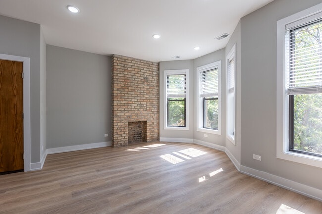 Foto del edificio - 423 W Belden Ave