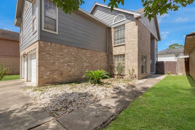 Building Photo - 9642 Cane Creek Dr