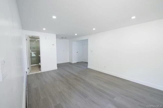 Building Photo - 61 Beaumont Dr