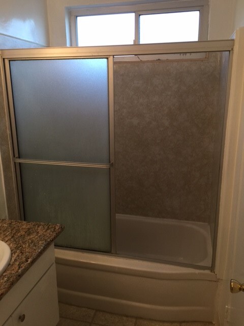 Interior Photo - 10214 McClemont Ave