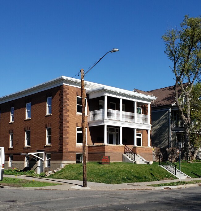 Foto del edificio - 2448 1st Ave S
