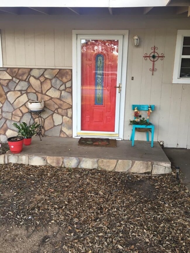 Building Photo - 2507 University Ave