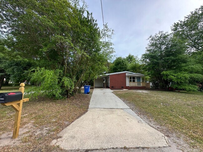 Photo - 3 Bed | 1 Bath Single Family near Carolina Beach $2,000 House
