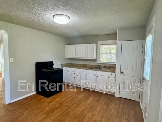 Photo - 3000 Hiawatha Trail House