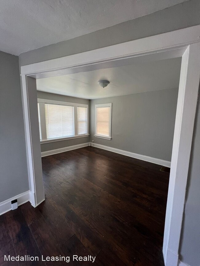 Building Photo - 4 br, 2 bath House - 9815 S Throop St