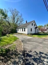 Building Photo - 10 Waukewan St