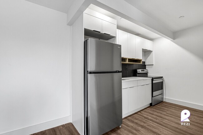 Building Photo - 2069 Honeywell Ave
