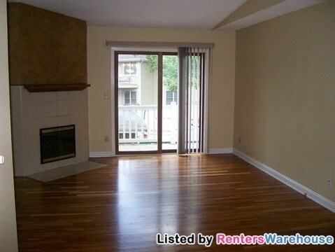 Building Photo - 1038 E Travelers Trl