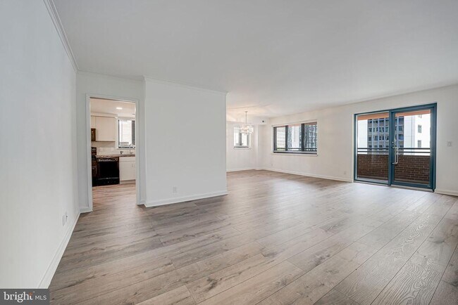 Building Photo - 4801 Hampden Ln