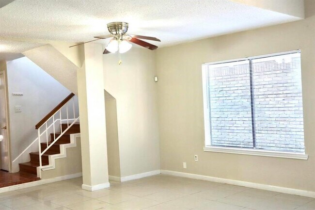 Foto del edificio - 8629 Kinghaven St