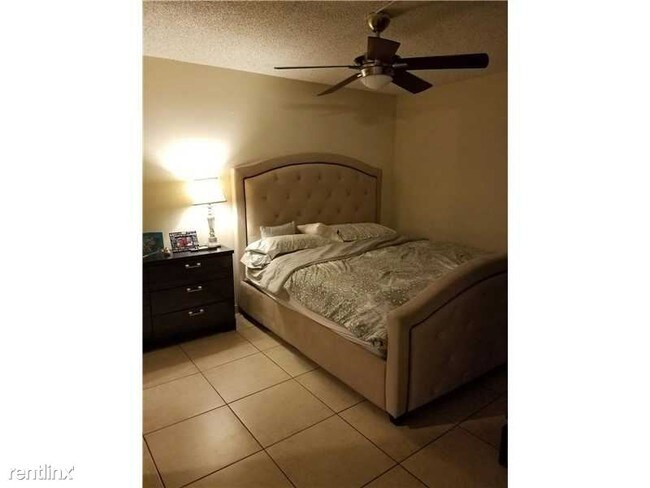 Foto del edificio - 9380 W Flagler St