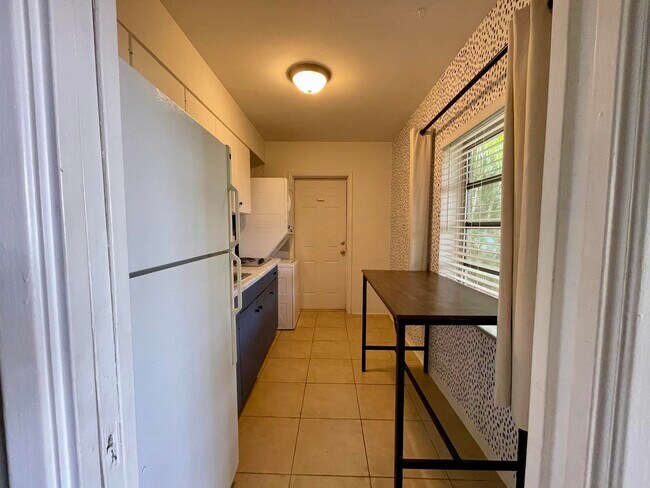 Foto del edificio - 2204 NW 3rd Ave