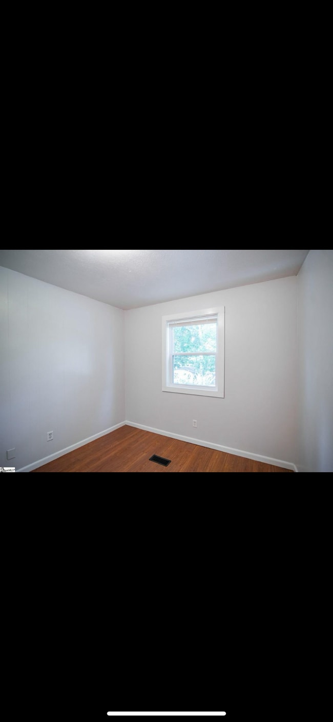 Building Photo - 201 Wendfield Dr