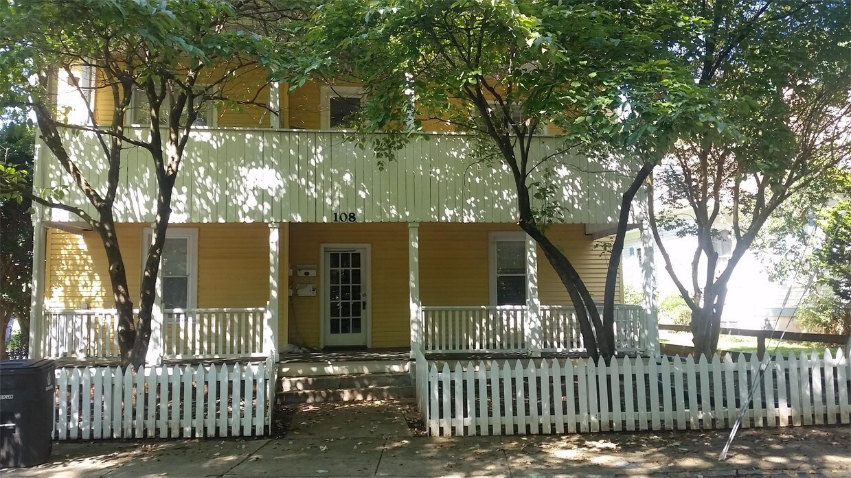 Primary Photo - 108 Shady Blvd NW