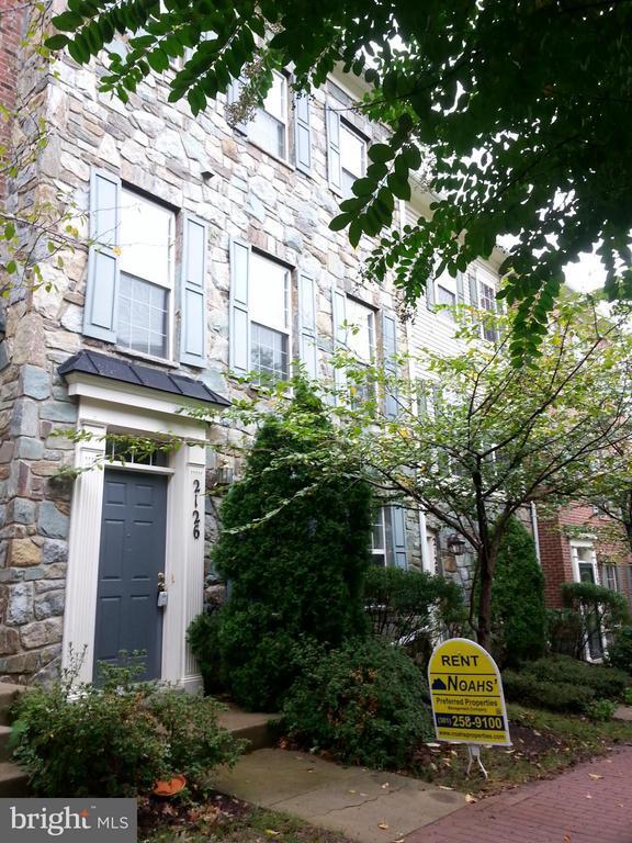 Foto principal - 2126 Darcy Green Pl