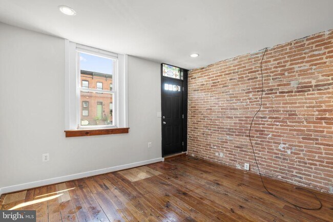 Foto del edificio - 112 E Randall St