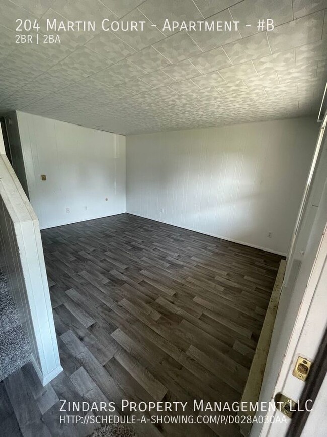 Building Photo - 2 bedroom 1.5 bathroom apartment in Catlin...