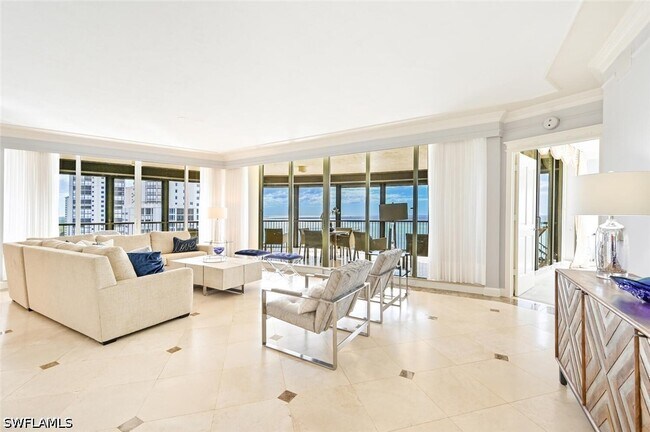 Foto del edificio - 8665 Bay Colony Dr