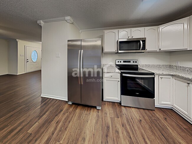 Foto del edificio - 14339 Banister Dr